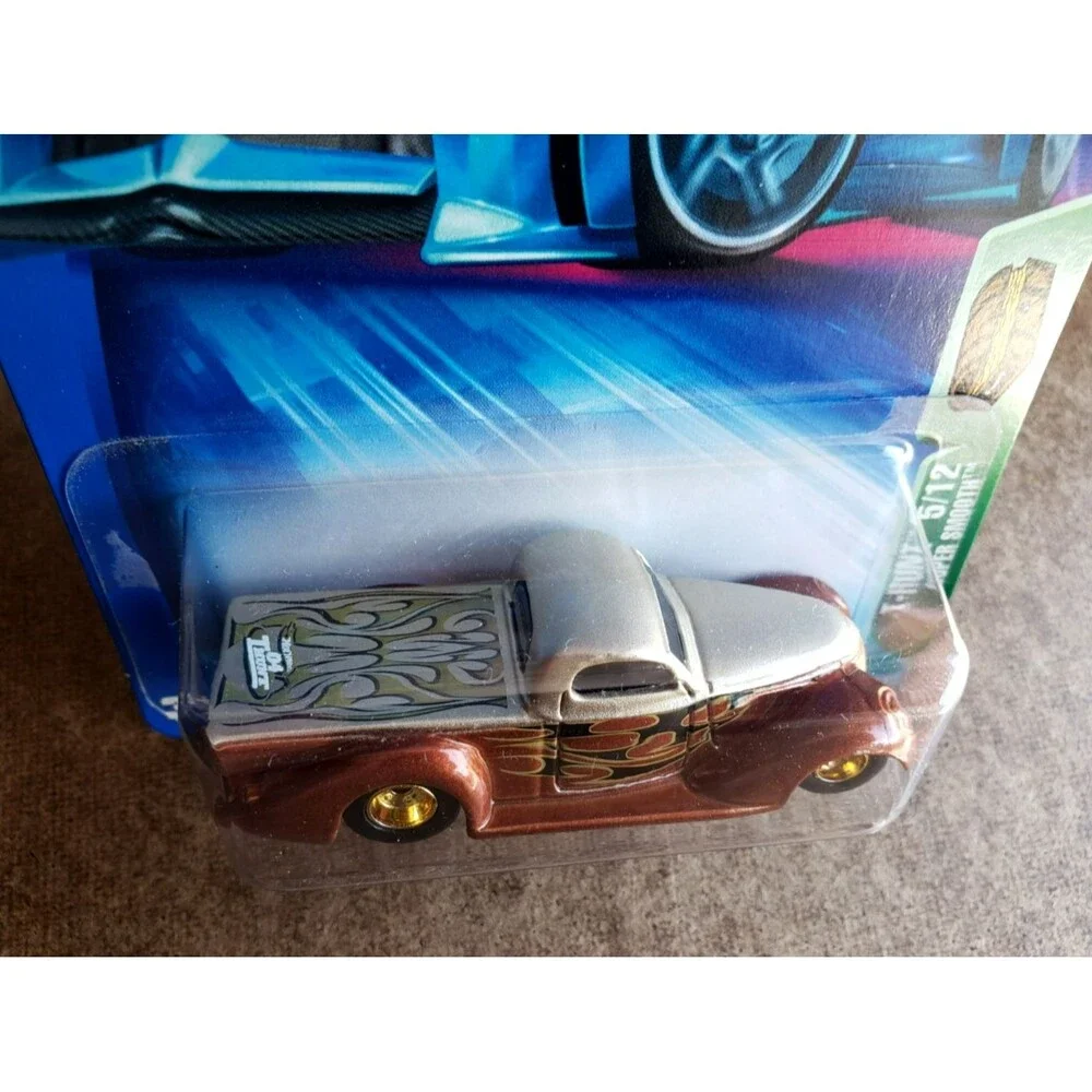 2004 Hot Wheels T-HUNT SUPER SMOOTH Truck Copper Gold TREASURE HUNT 105 GOLD RR!